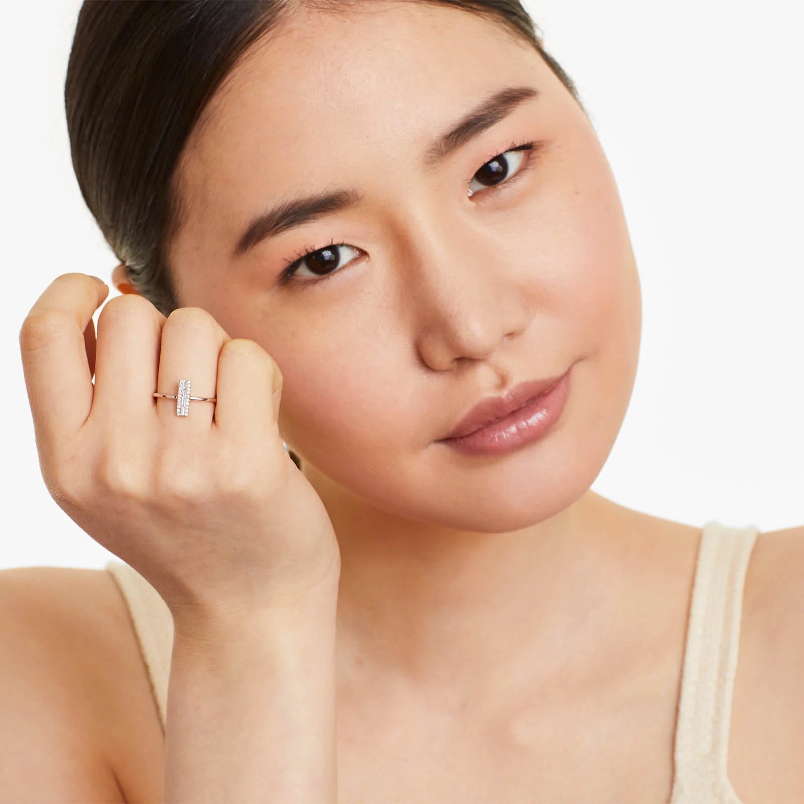 Anel de Barra em Ouro 18k c/ Diamantes Brilhantes e Baguette