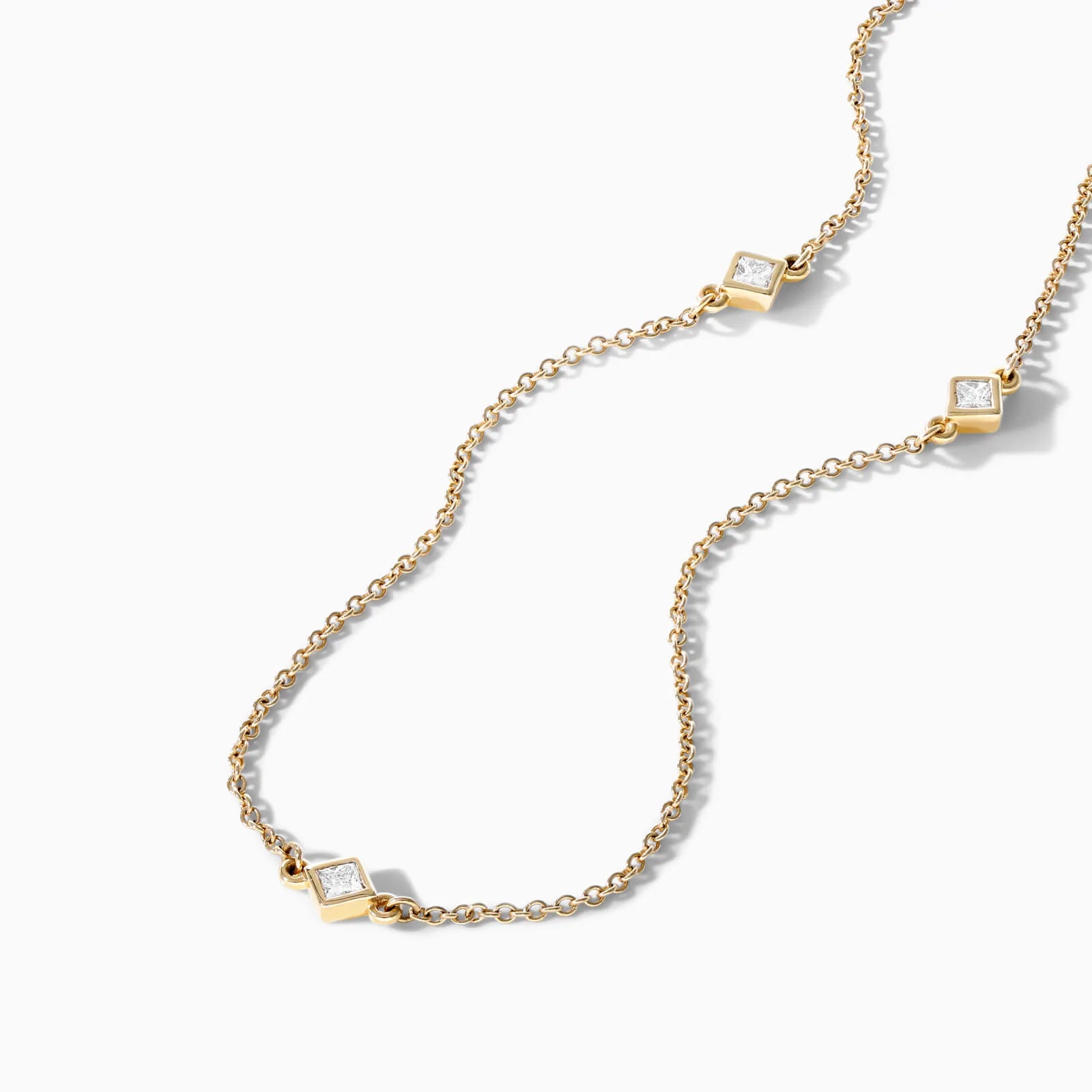 Corrente feminina em Ouro 18k diamantes luxo