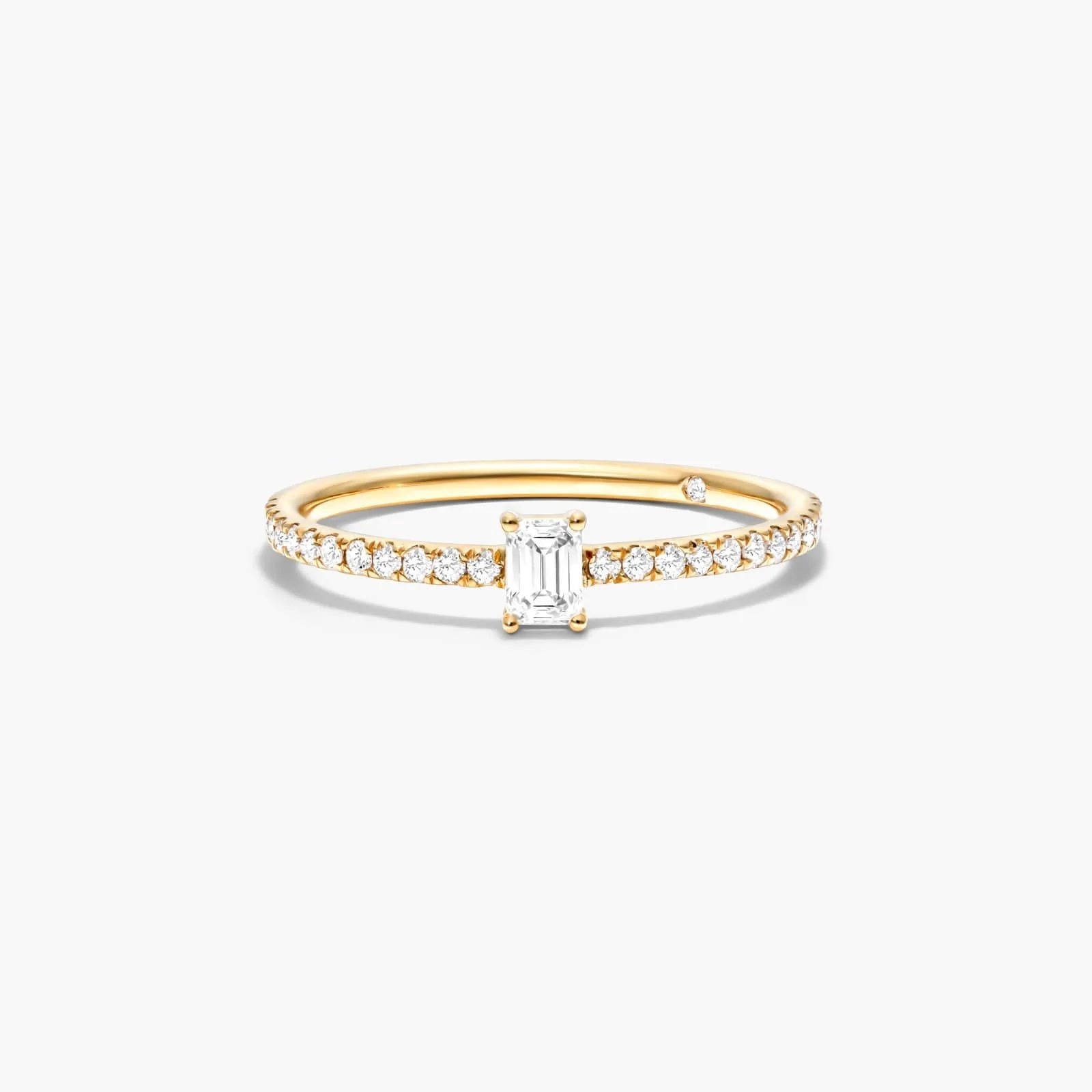 Anel De Ouro 18k Noivado C/ Diamante Quadrado e Brilhantes