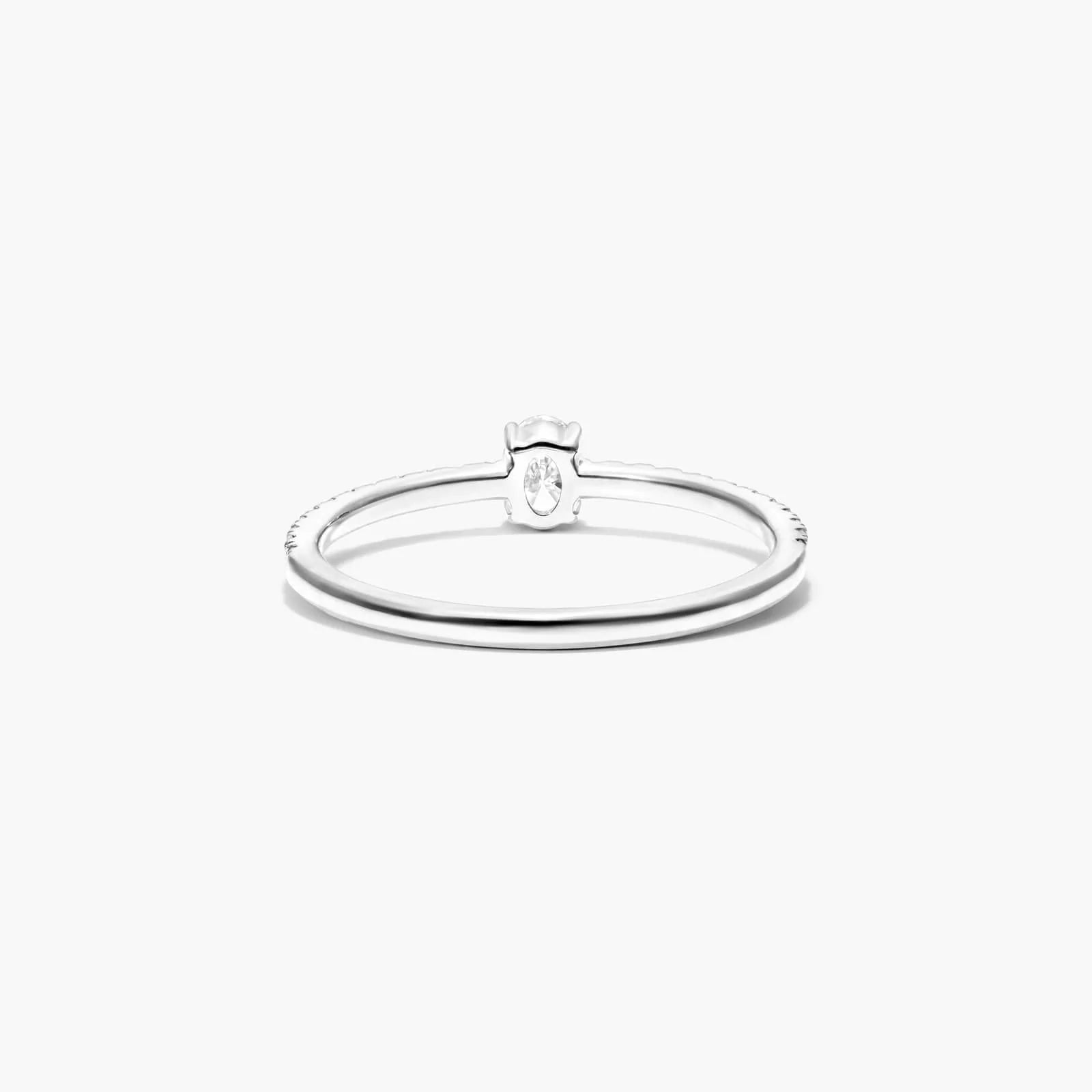 Anel De Ouro 18k Noivado C/ Diamante Oval E Brilhantes