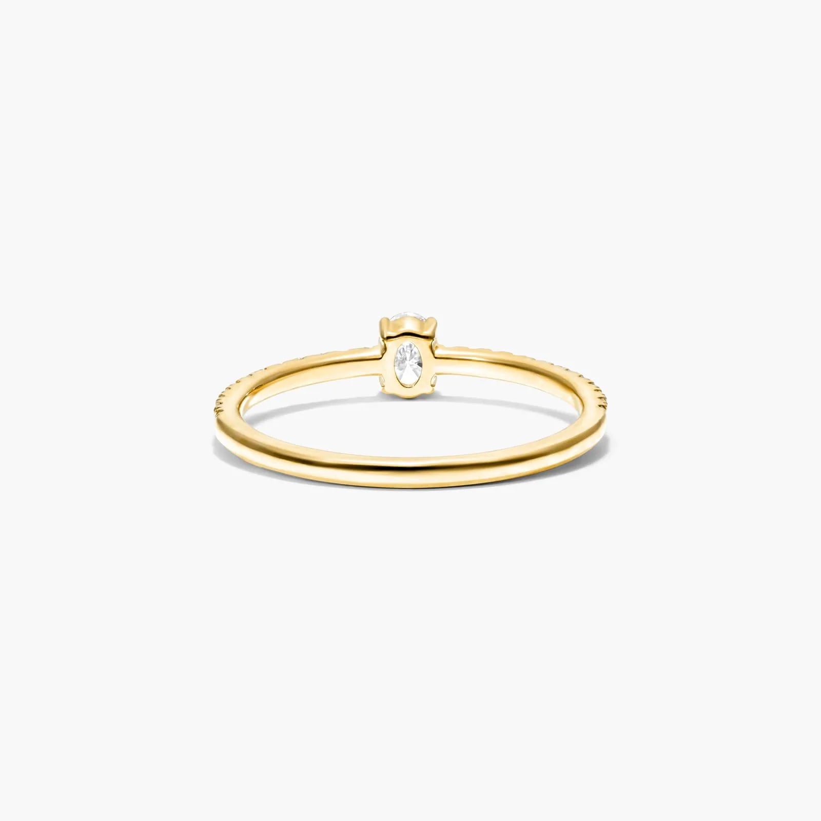 Anel De Ouro 18k Noivado C/ Diamante Oval E Brilhantes
