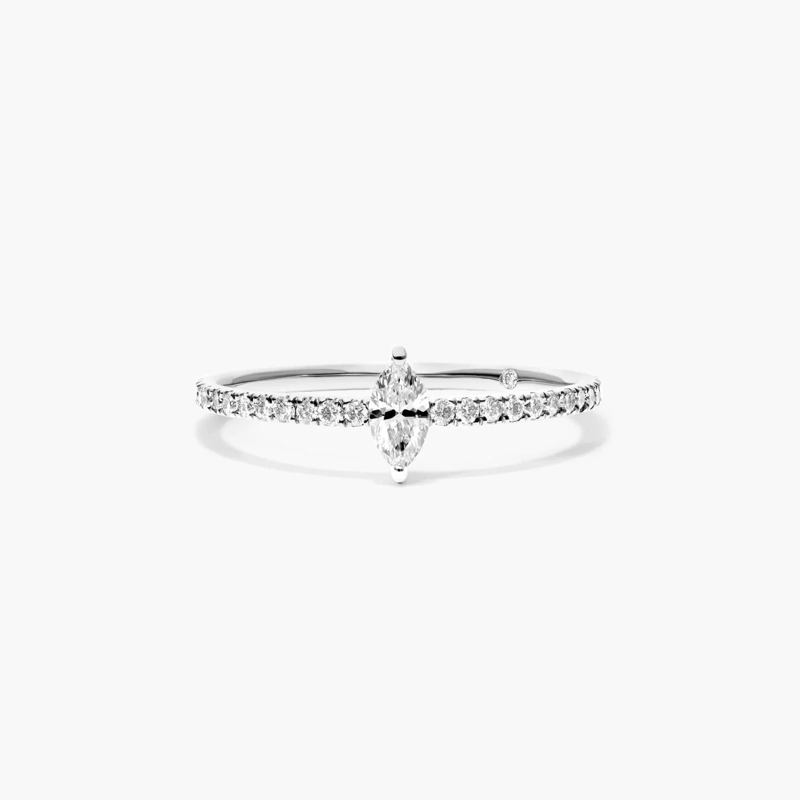 Anel De Ouro 18k Noivado C/ Diamante Marquise E Brilhantes