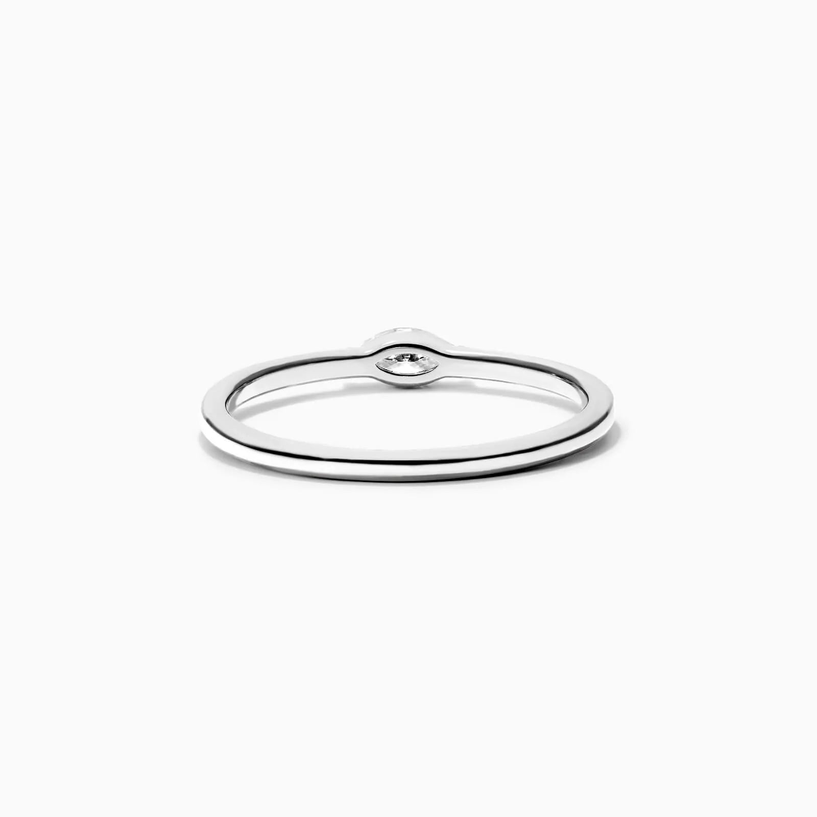 Anel De Ouro Branco 18k Delicado Diamante Navette Solitario