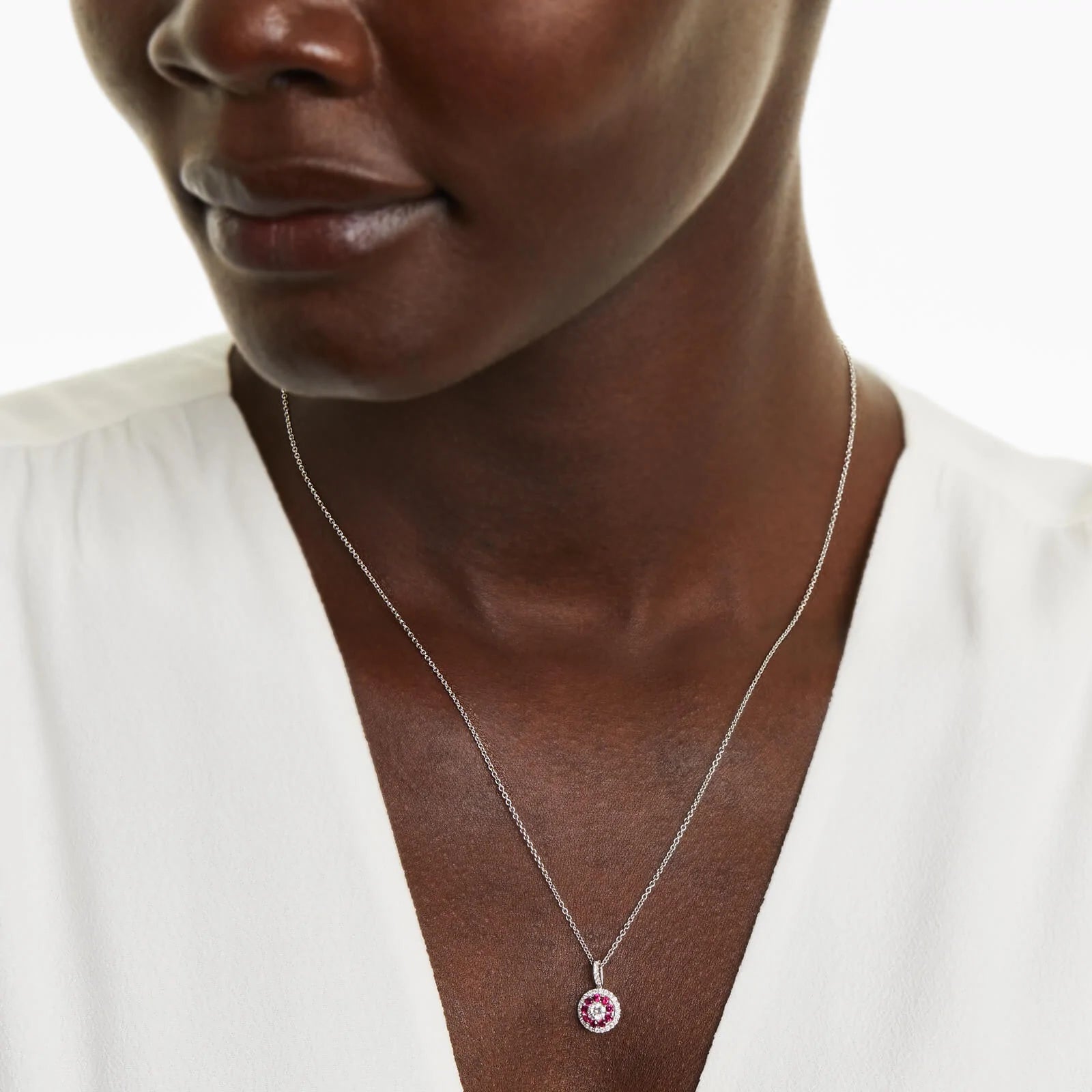 Corrente feminina em Ouro 18k diamantes e Rubis Luxo
