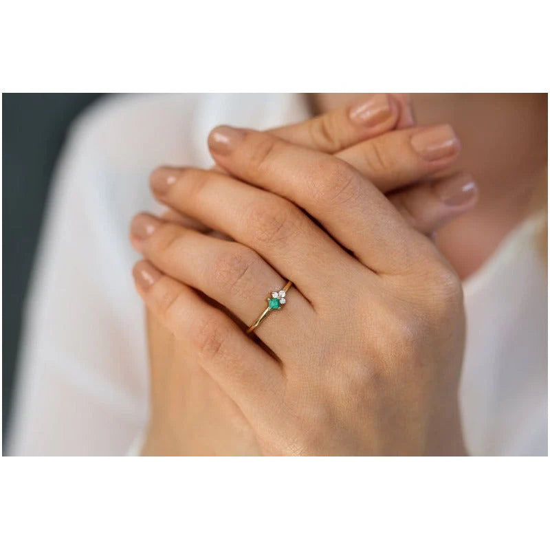 Anel Solitario De Diamante Esmeralda Ouro 18k Noivado