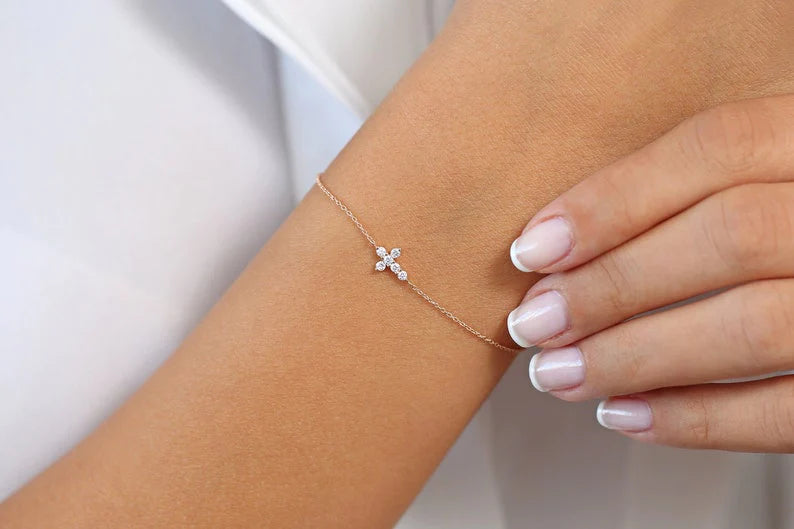 Pulseira Feminina de Ouro Amarelo 18k Cruz De Diamante Delicado
