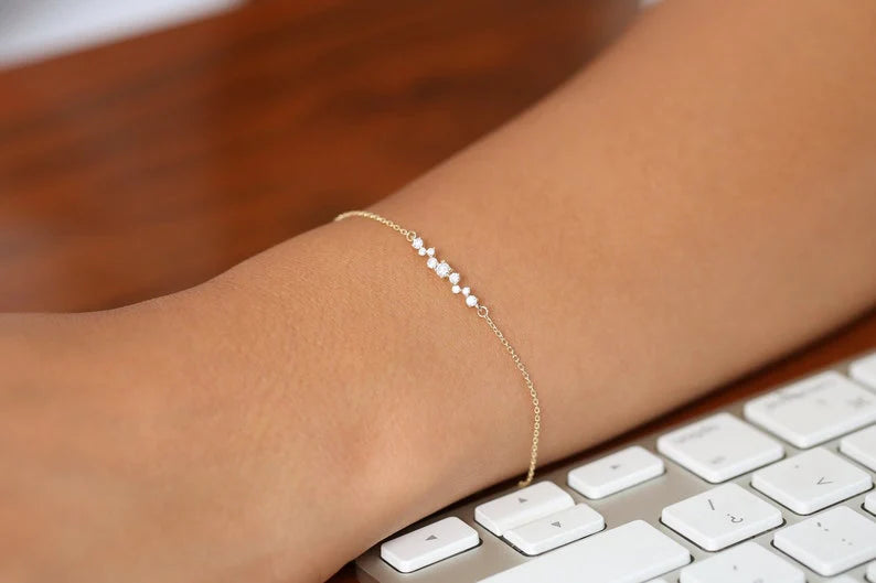 Pulseira Feminina de Ouro Branco 18k Cruz De Diamante Delicado