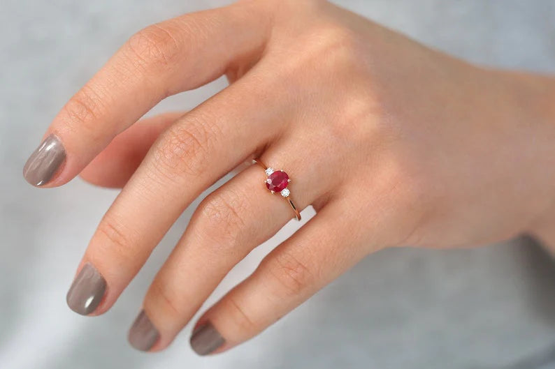Anel De Noivado em Ouro 18k c/ Rubi e Diamantes Brilhantes