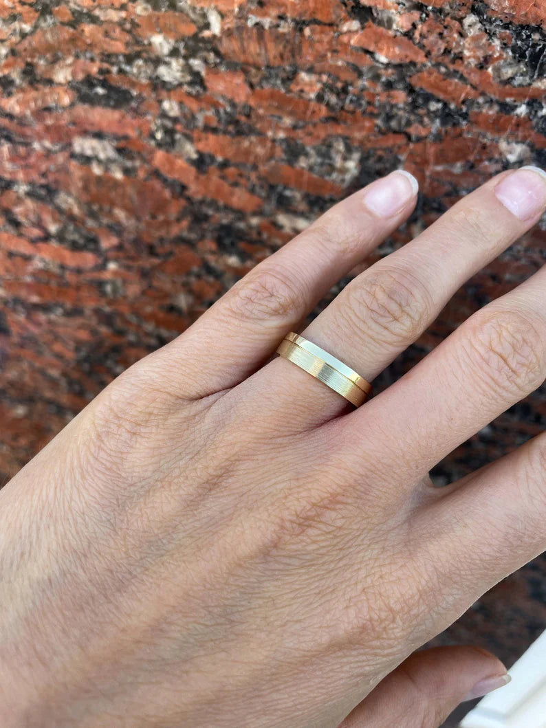 Par de Alianças de casamento noivado ouro 18k diamantes Loren