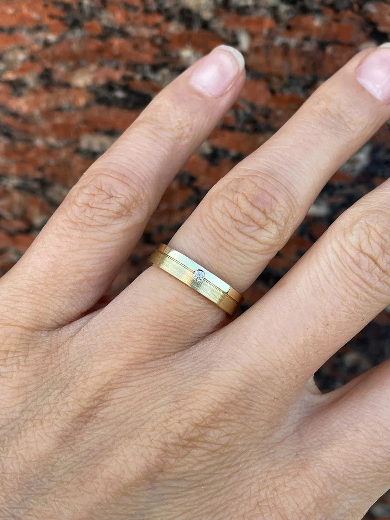 Par de Alianças de casamento noivado ouro 18k diamantes Loren