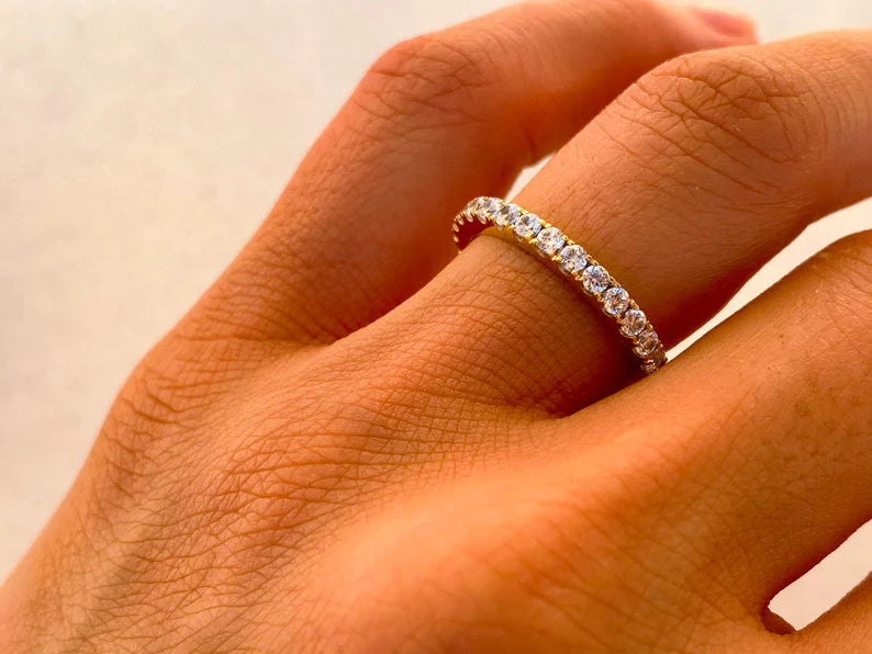 Anel de Ouro 18k Aparador Meia Aliança C/ Diamantes Brilhantes Sophia