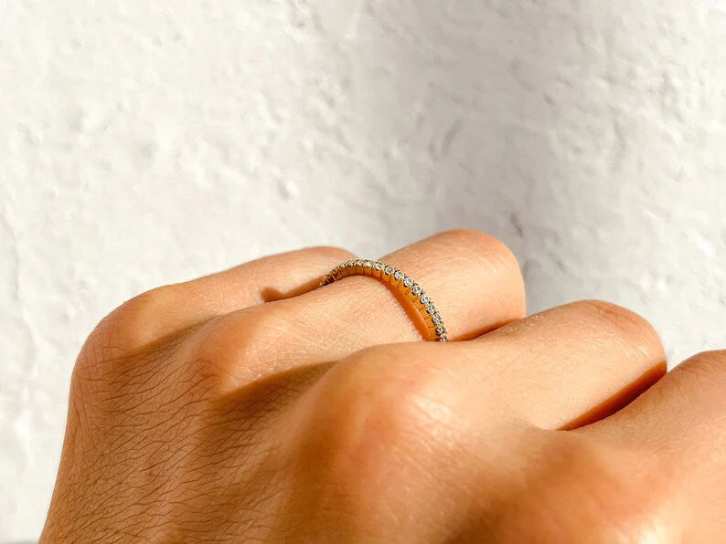 Anel de Ouro 18k Aparador Meia Aliança C/ Diamantes Brilhantes Joana