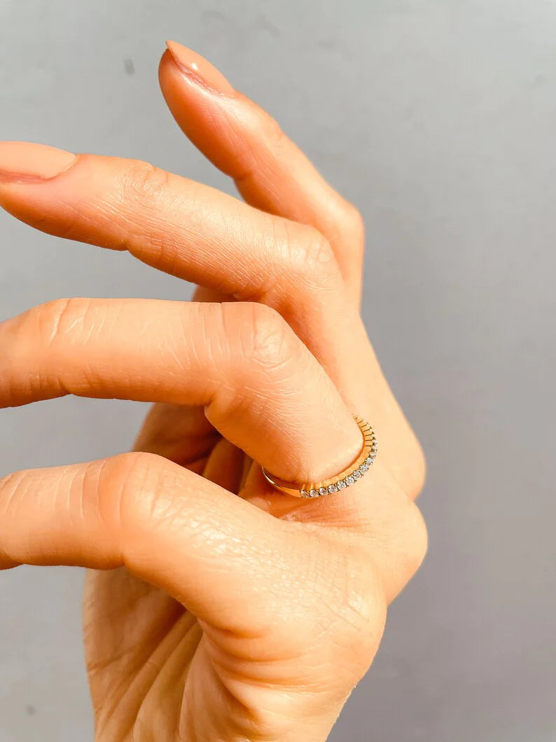Anel de Ouro 18k Aparador Meia Aliança C/ Diamantes Brilhantes Half