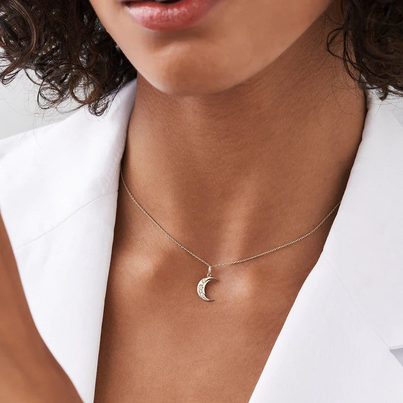 Colar Crescente Lua Corrente Luxo Feminino em Ouro Amarelo 18k c/ Diamante