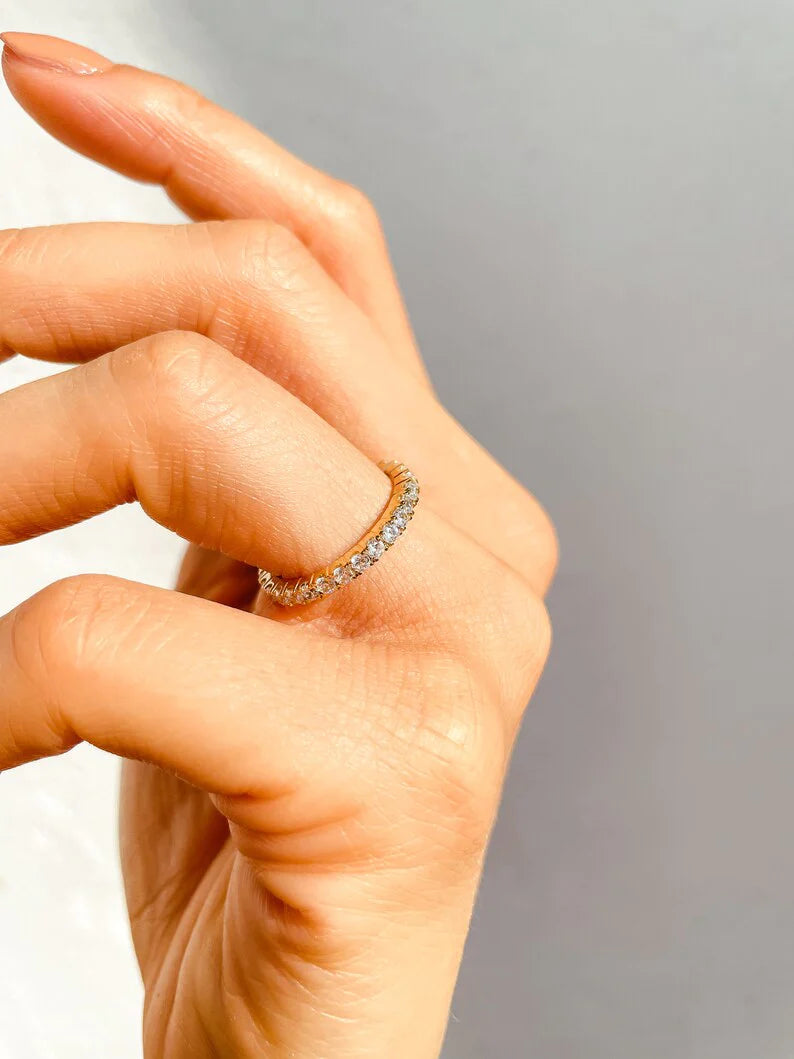 Anel de Ouro 18k Aparador Meia Aliança C/ Diamantes Brilhantes Julia
