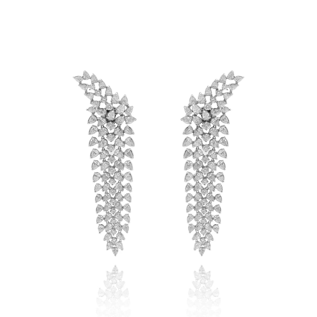 Brinco feminino de ouro 18k diamantes Loren