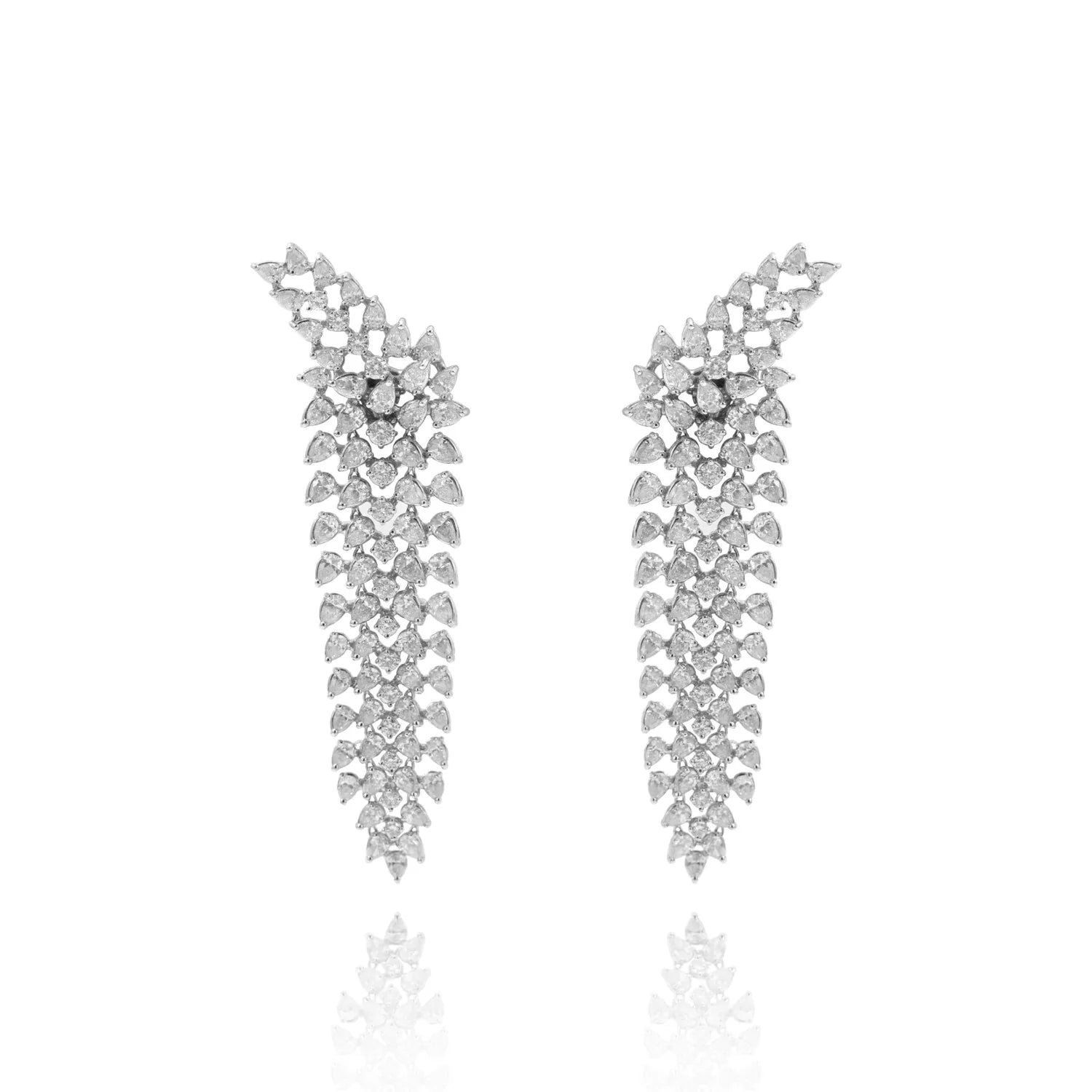 Brinco feminino de ouro 18k diamantes Loren