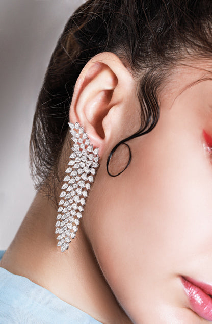 Brinco feminino de ouro 18k diamantes Loren