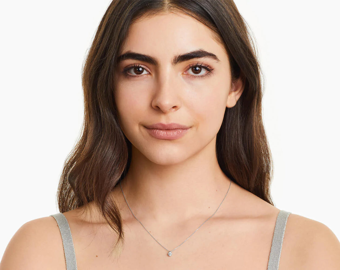 Colar  Feminina Corrente  em Ouro18k Solitario Diamante Luxo Moldura 25 pontos
