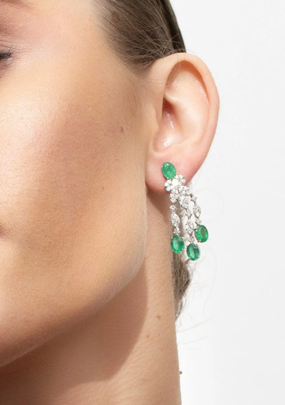 Brinco feminino de ouro 18k diamantes e esmeralda Shopia