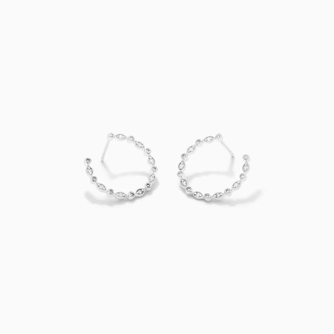 Brinco de Argola Feminino de  Ouro 18k Diamantes  Luxo