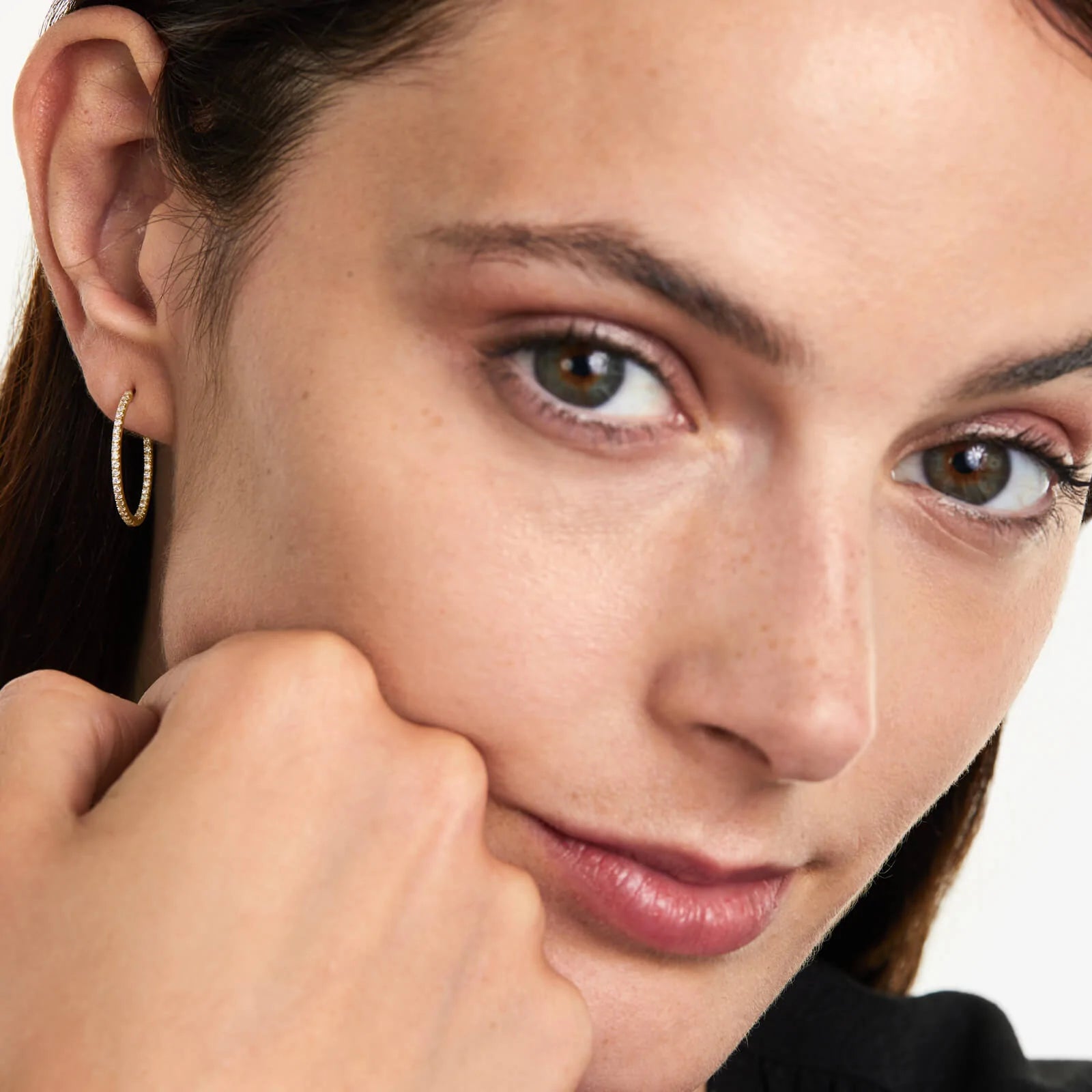 Brinco de Ouro Amarelo 18k Argola Com Diamantes 0,50 Pts o Par