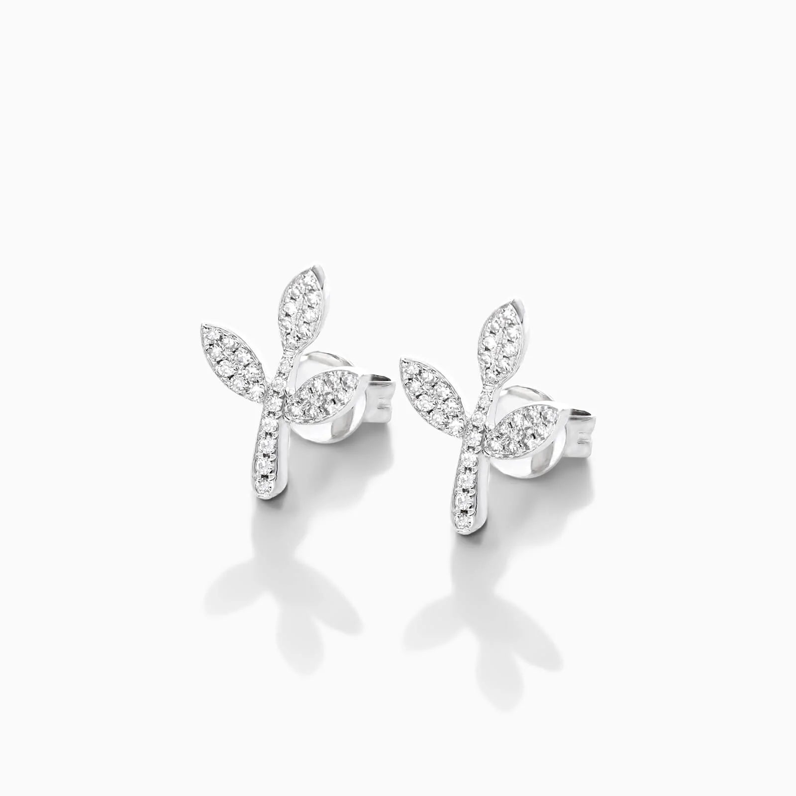 Brinco De Ouro 18k Feminino Três Folhas c/ Diamantes Delicado
