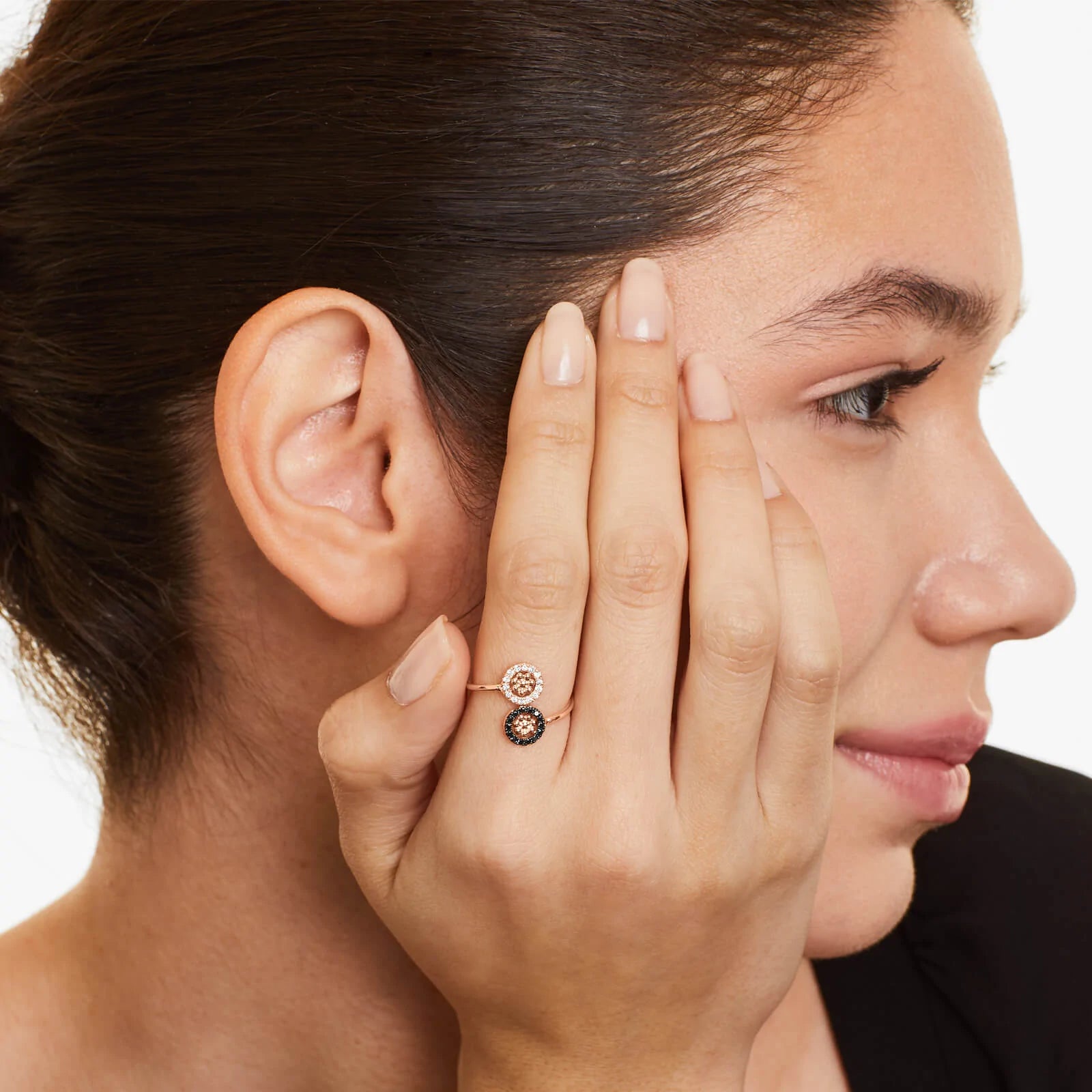 Anel Bolinhas em Ouro 18k c/ Diamantes Brilhantes e Pretos