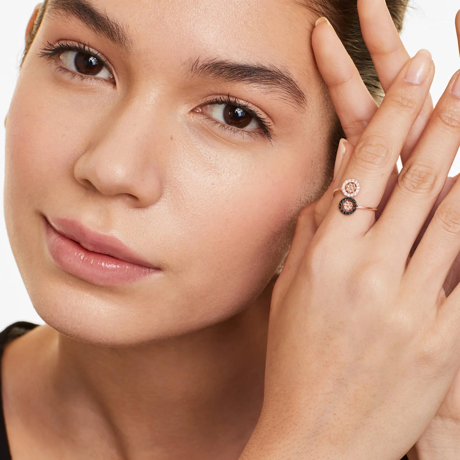Anel Bolinhas em Ouro 18k c/ Diamantes Brilhantes e Pretos