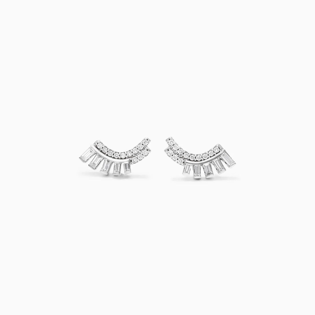 Brinco De Diamantes Brilhantes em Ouro Branco 18k Curvado