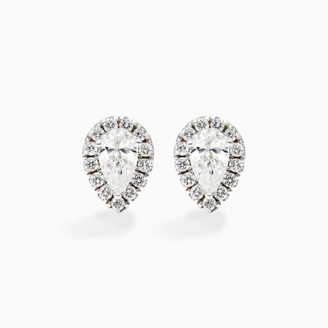 Brinco De Ouro Branco 18k Forma De Pera Com Diamantes Brilhantes