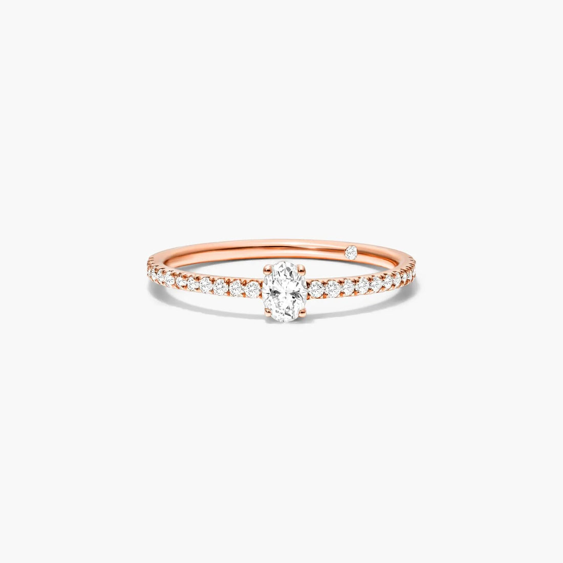 Anel De Ouro 18k Noivado C/ Diamante Oval E Brilhantes