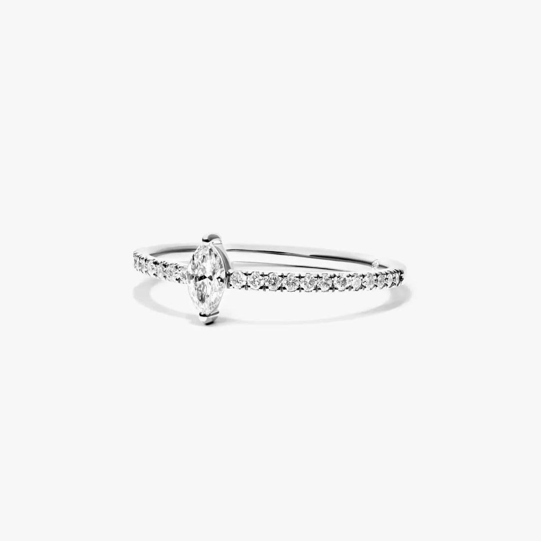 Anel De Ouro 18k Noivado C/ Diamante Marquise E Brilhantes