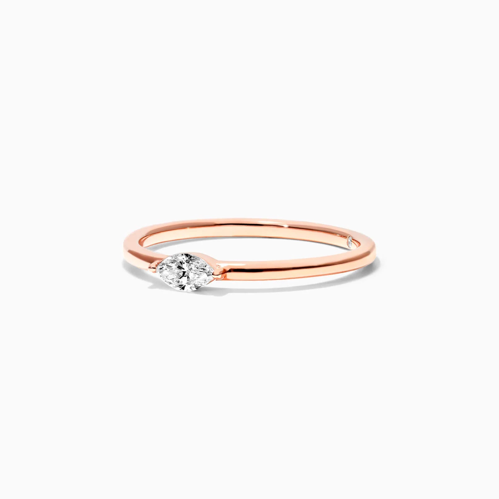 Anel De Ouro Rosa 18k Delicado Diamante Navette Solitario