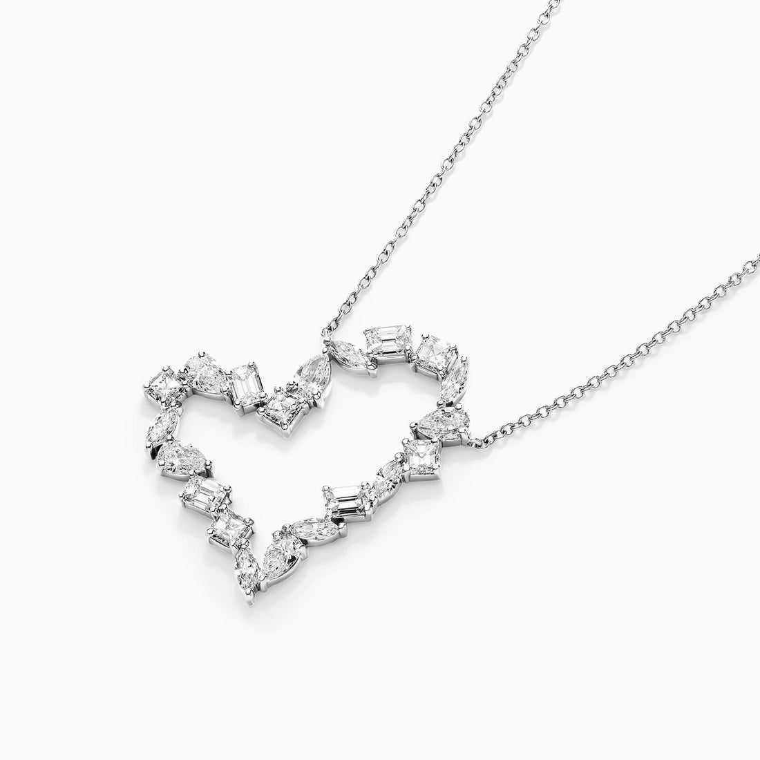 Corrente feminina em Ouro 18k diamantes coração luxo
