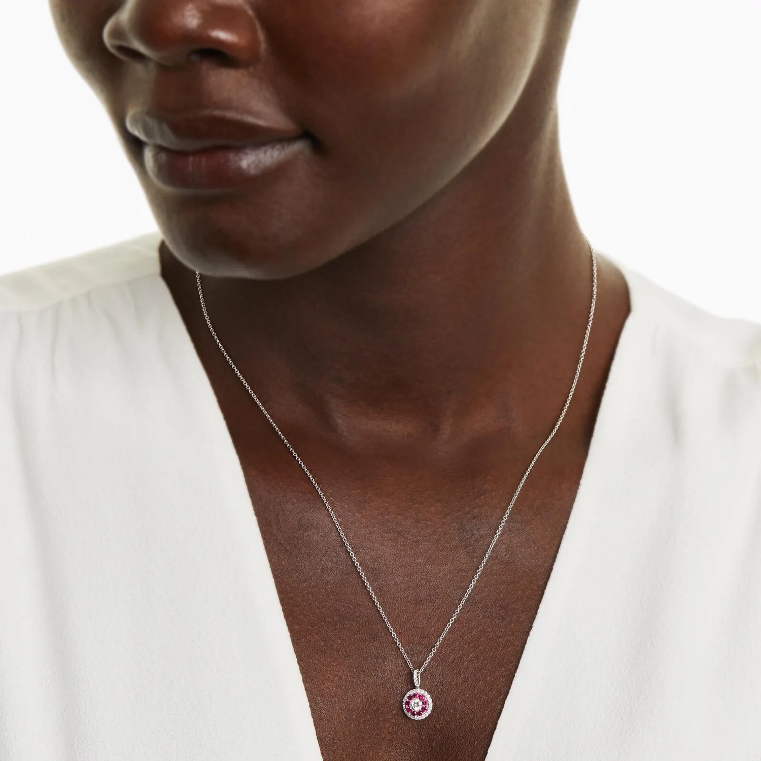 Corrente feminina em Ouro 18k diamantes e Rubis Luxo