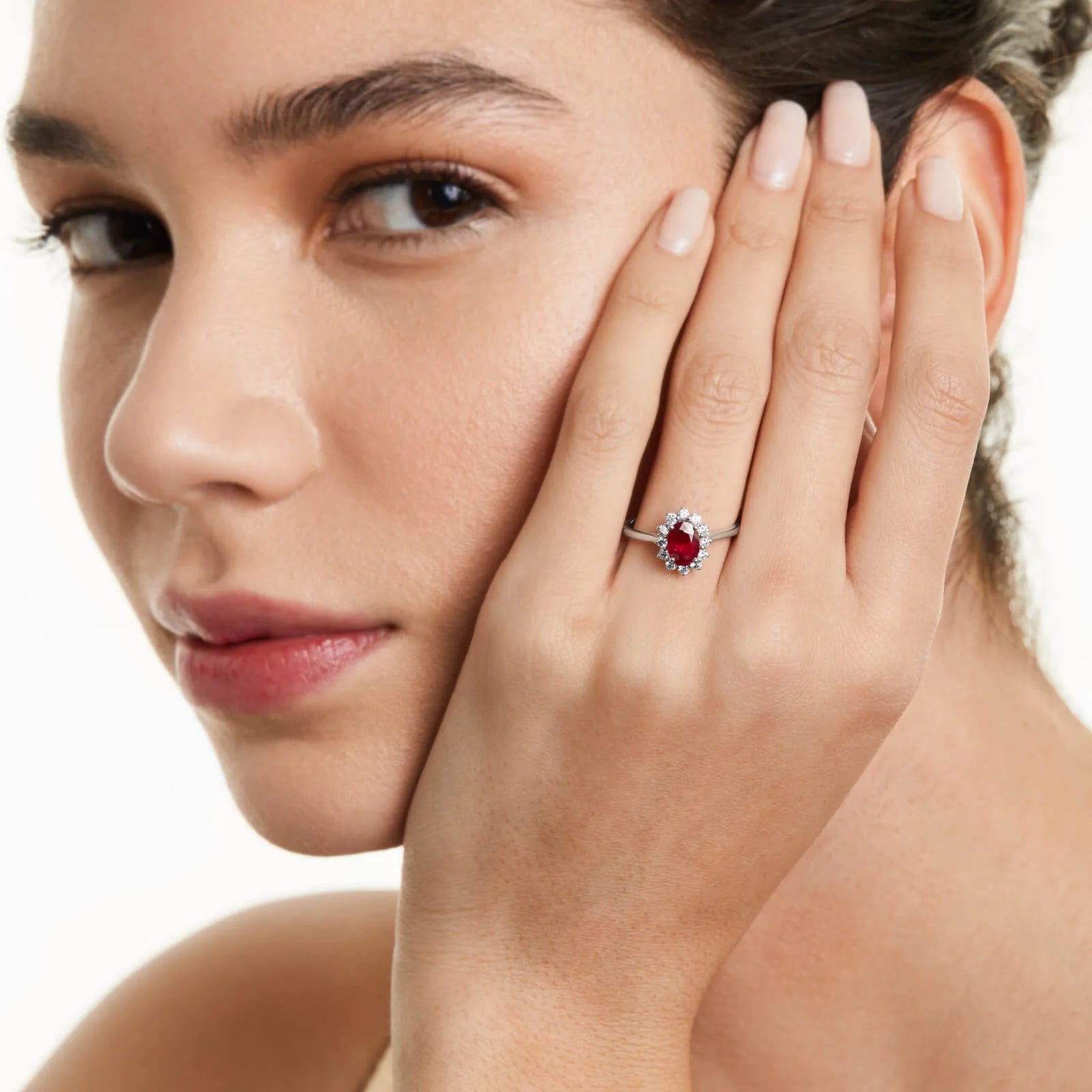 Anel De Rubi Em Ouro 18k C/ Diamantes Brilhantes