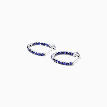 Brinco de Argola em Ouro Branco 18k e Safiras Redondas Azuis