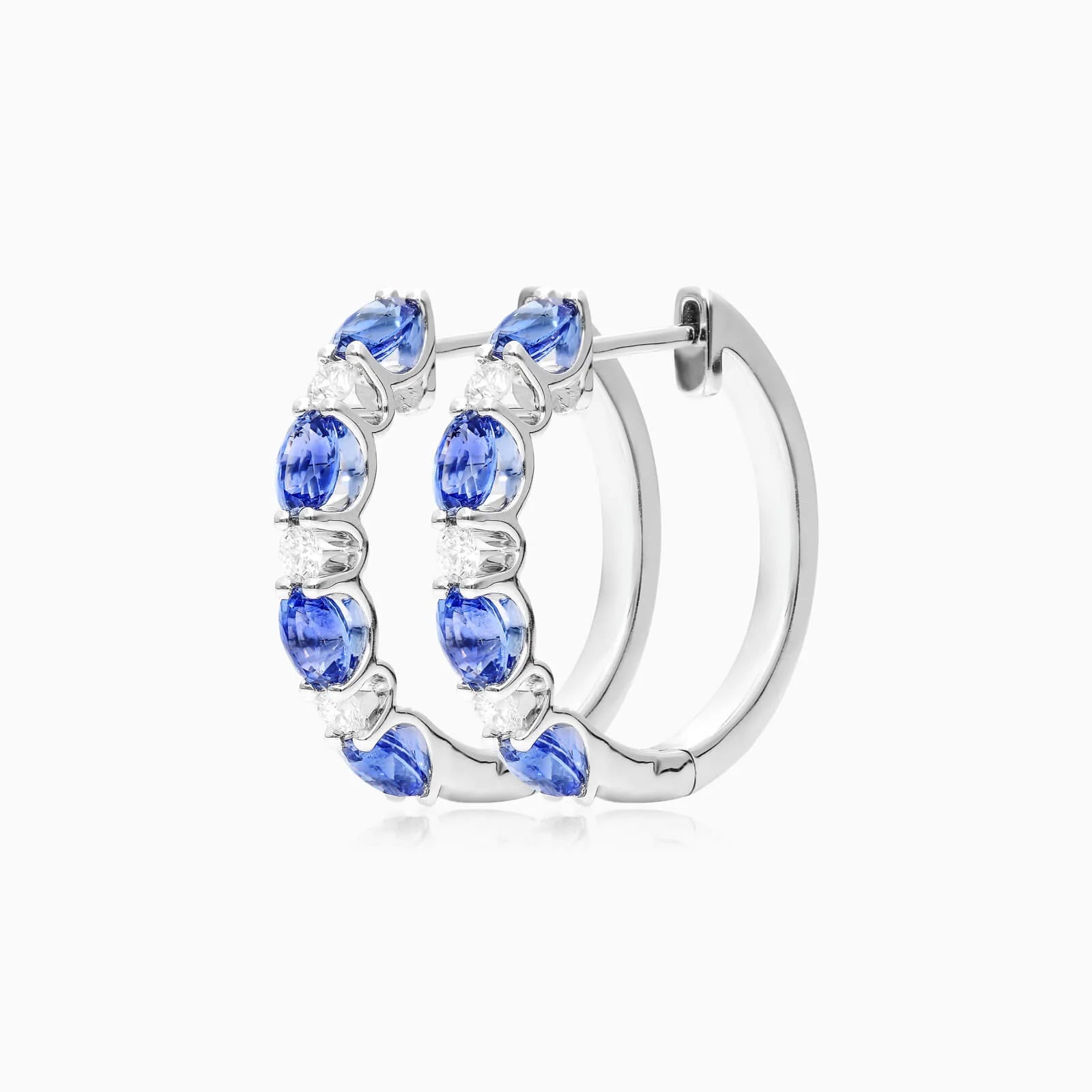 Brinco De Ouro Branco 18k Argola Alternada de Safira Azul e Diamantes