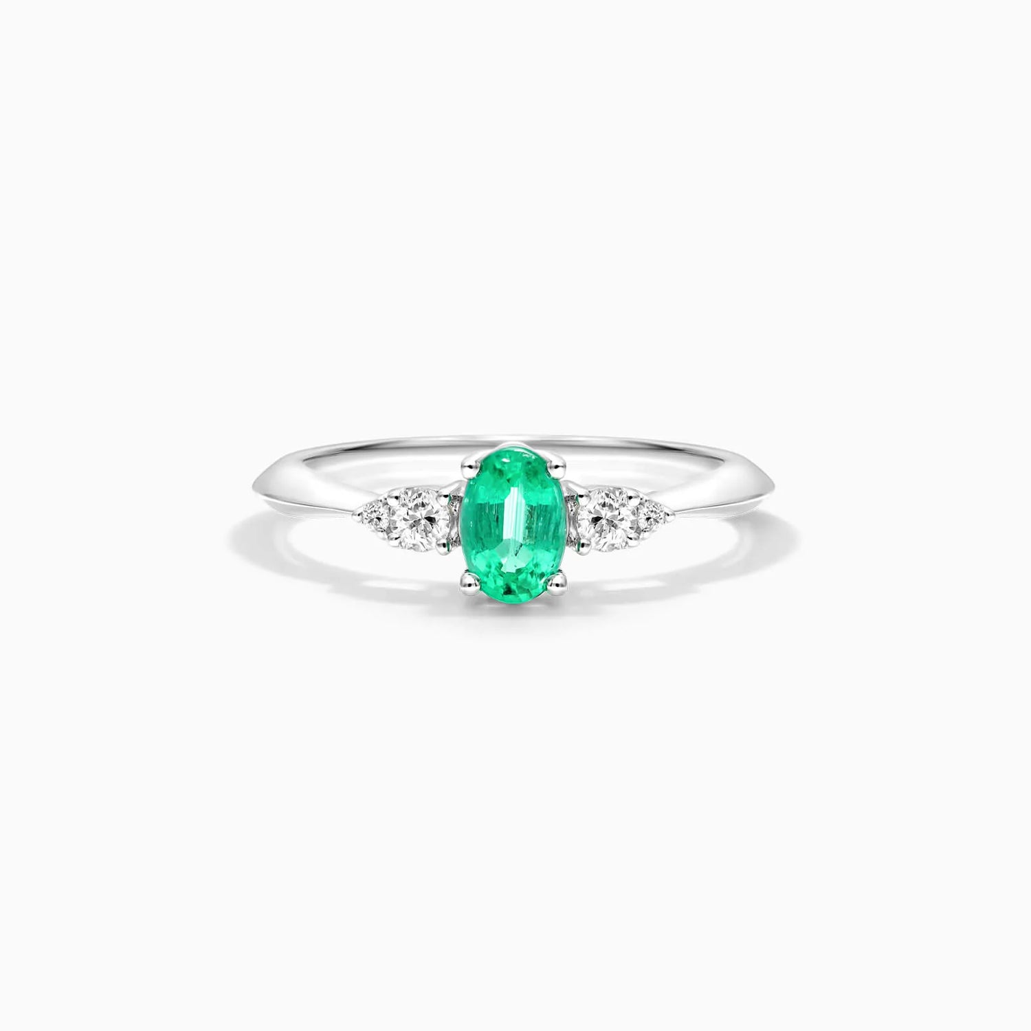 Anel De Ouro 18k Elsa  C/ Esmeralda Solitario e Diamantes