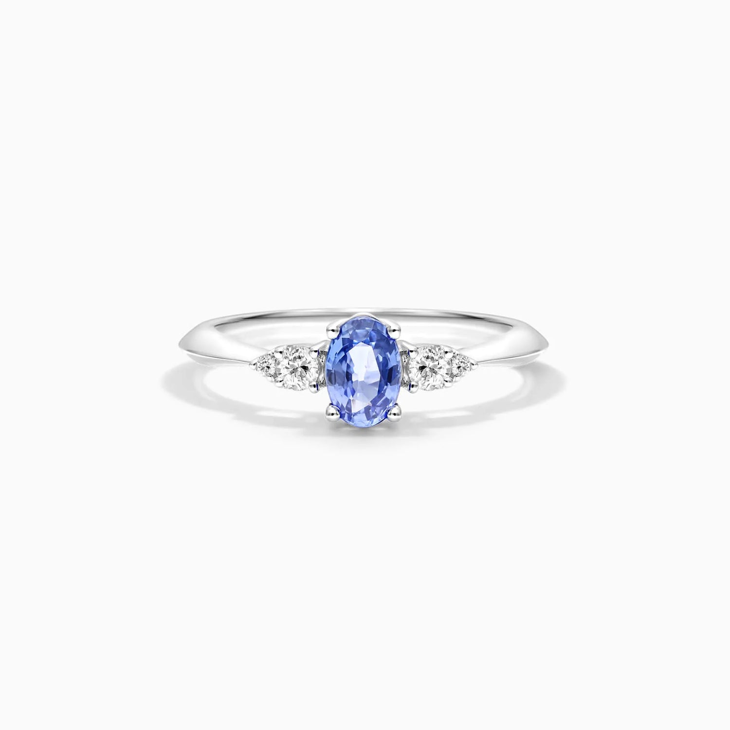 Anel De Ouro 18k Elsa  C/ Safira Azul Solitario e Diamantes