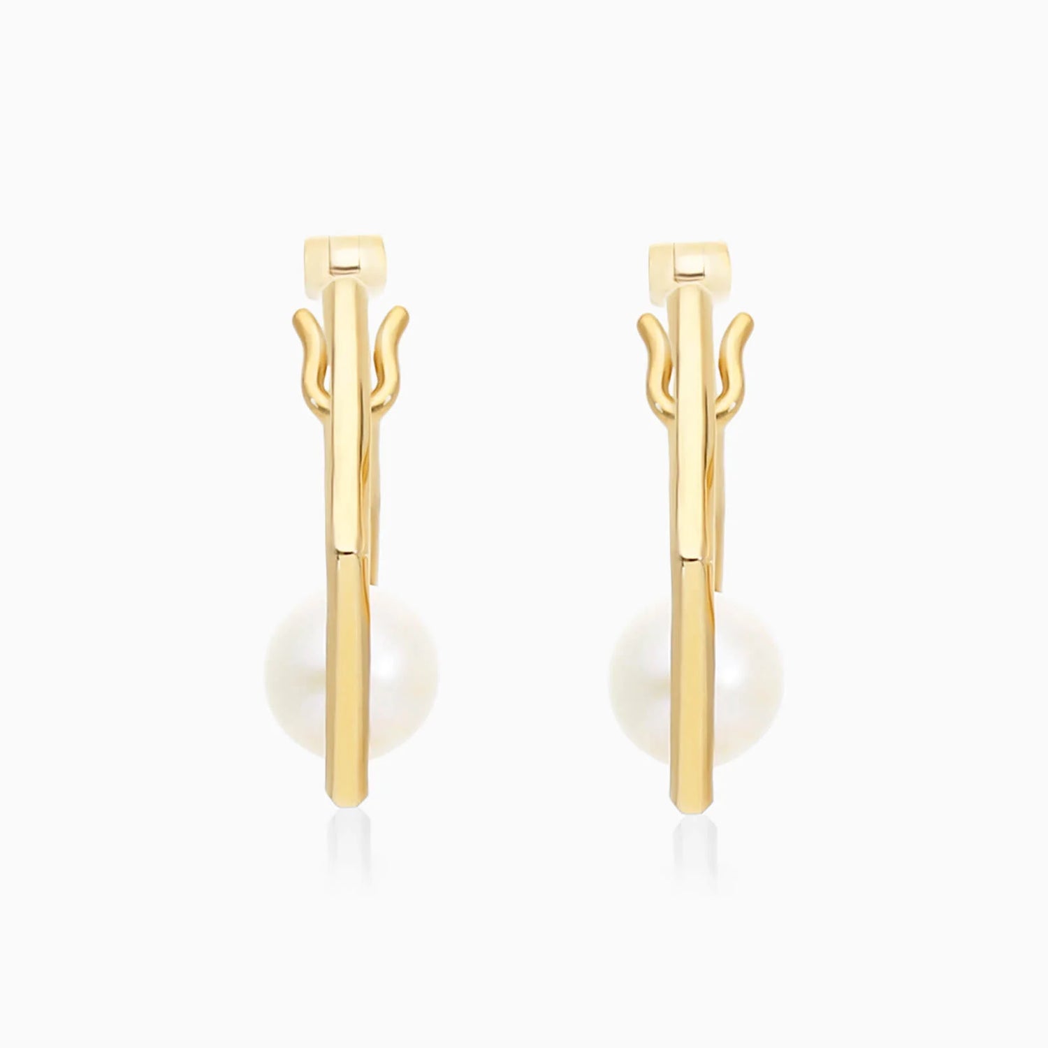 Brinco Argola de Ouro Amarelo 18k com Perolas Minimalista