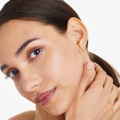 Brincos de Barra Curva em Ouro 18k Feminino Luxo