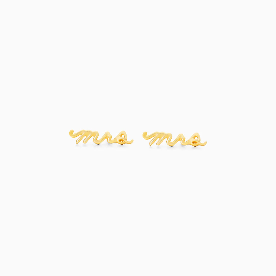 Brinco de Ouro 18k Letras Mrs Delicado