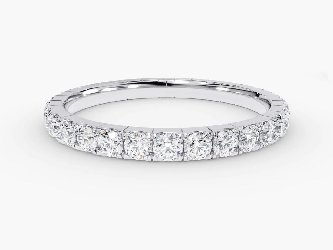 Anel de Ouro 18k Aparador Meia Aliança C/ Diamantes Brilhantes Julia