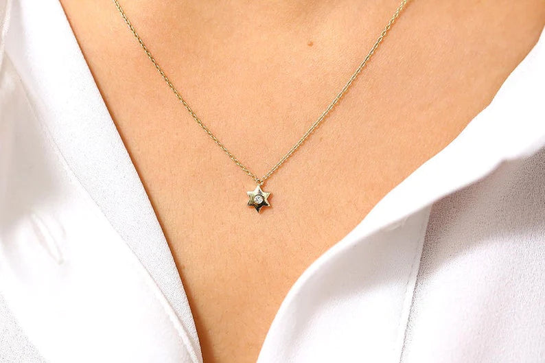 Corrente de ouro  Feminina em Ouro Branco 18k estrela Diamante