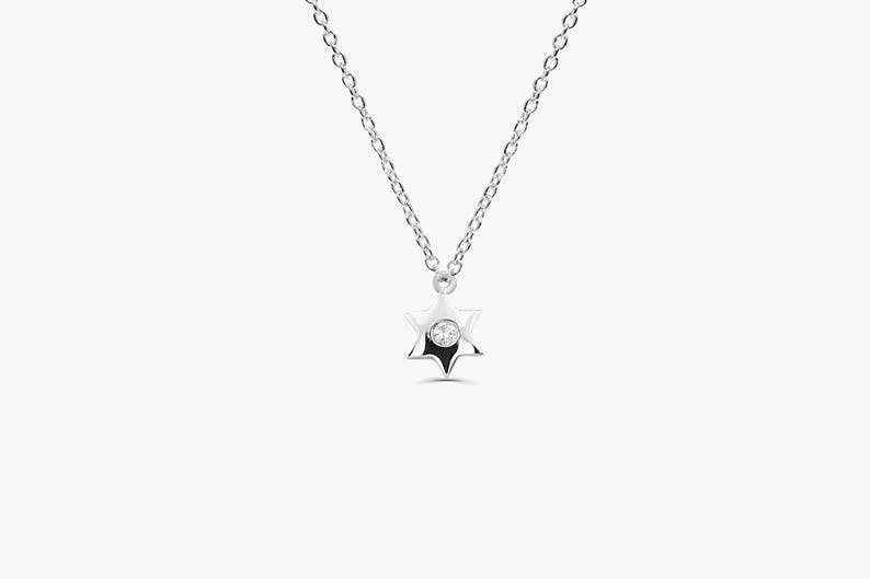 Corrente de ouro  Feminina em Ouro Branco 18k estrela Diamante