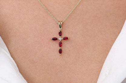 Colar Corrente Cruz de Rubi Luxo Feminino em Ouro Branco 18k