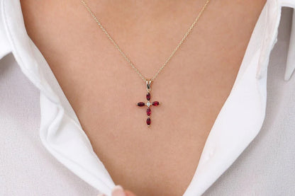 Colar Corrente Cruz de Rubi Luxo Feminino em Ouro Branco 18k