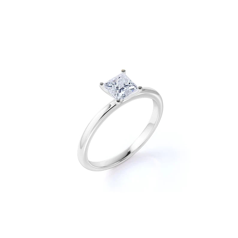 Anel Princesa De Ouro Branco 18k e Diamantes Brilhantes 30pts